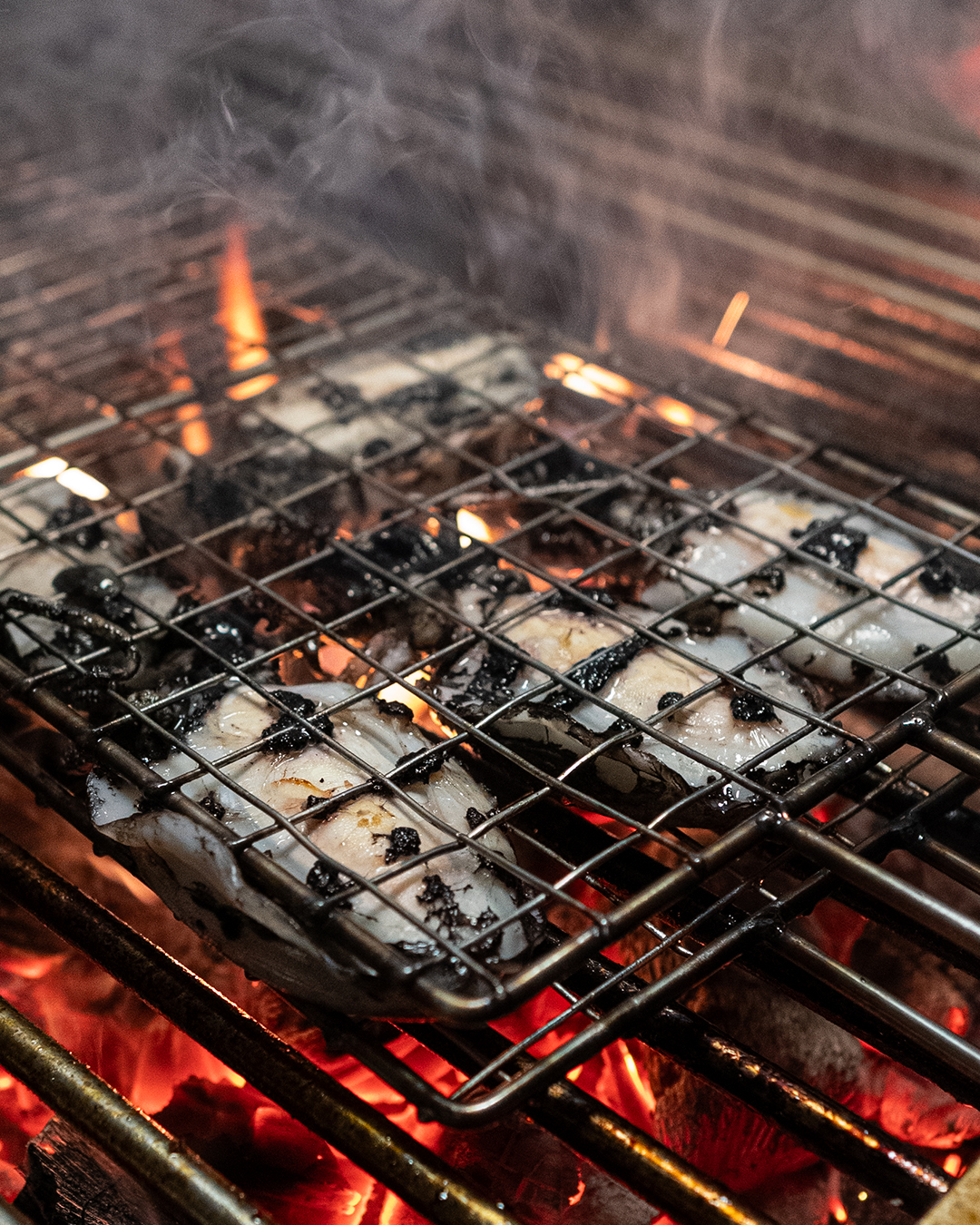 Calamares a la brasa de leña en Albanta, asador en Vilaboa Pontevedra